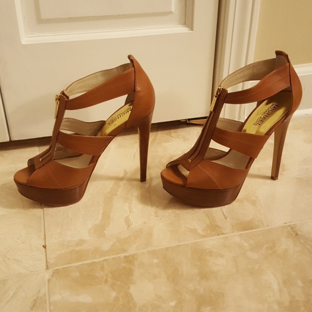 Michael Kors. Size 8. in great shape!